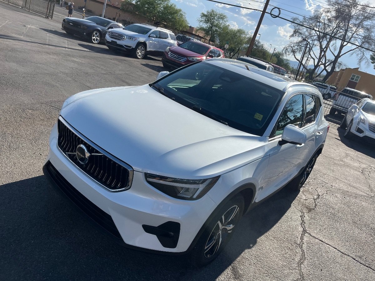 Used 2023 Volvo XC40 B5 Plus AWD/4WD image 47