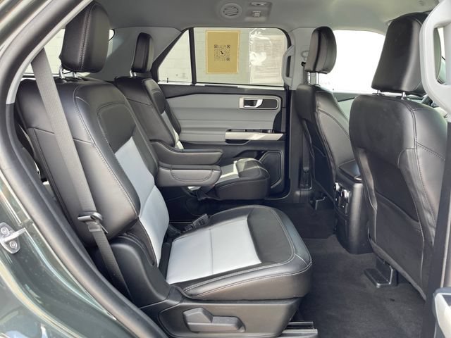 Used 2024 Ford Explorer XLT w/ Equipment Group 202A AWD/4WD image 34