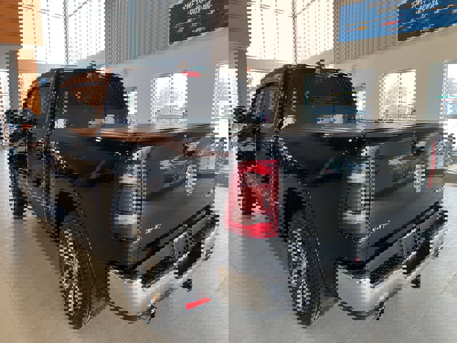 Used 2019 RAM 1500 Limited image 8