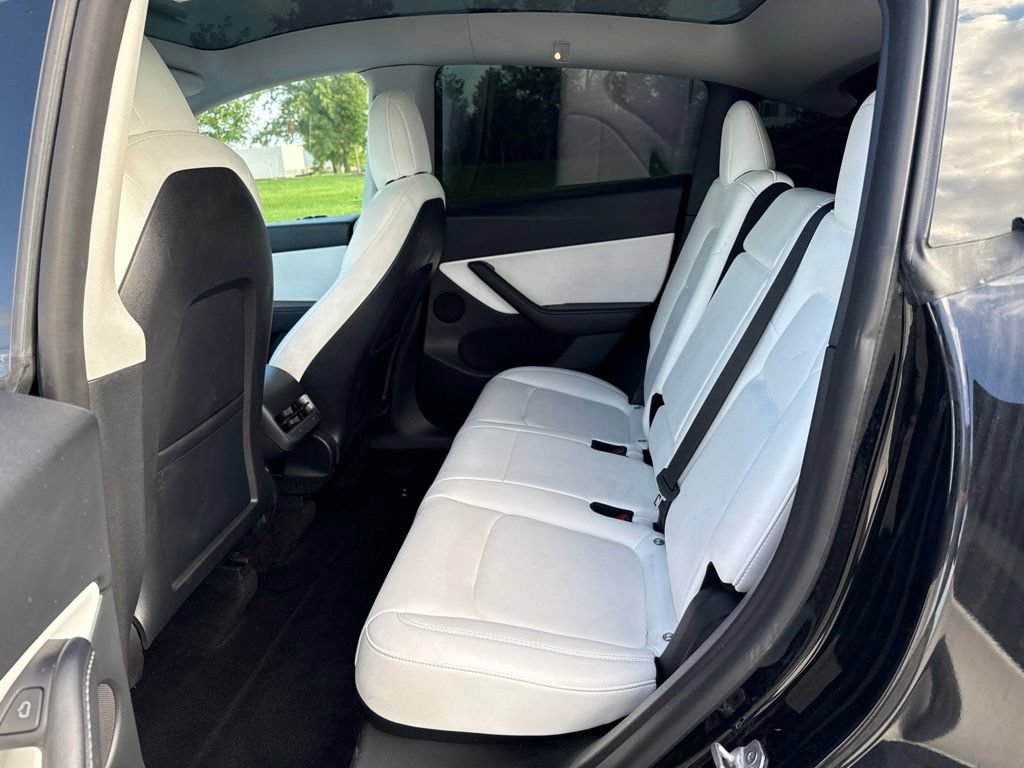 Used 2022 Tesla Model Y Performance AWD/4WD image 12