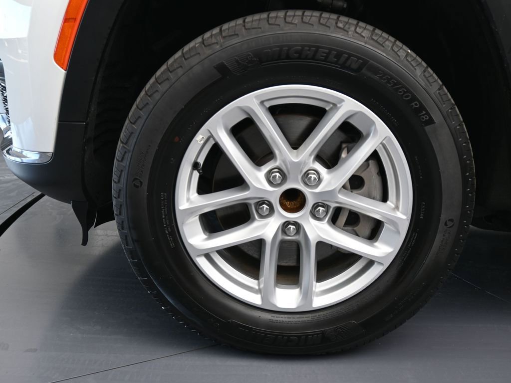 Used 2024 Jeep Grand Cherokee L Laredo image 41