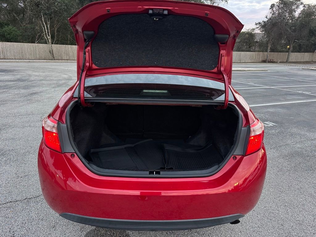 Used 2018 Toyota Corolla LE image 14