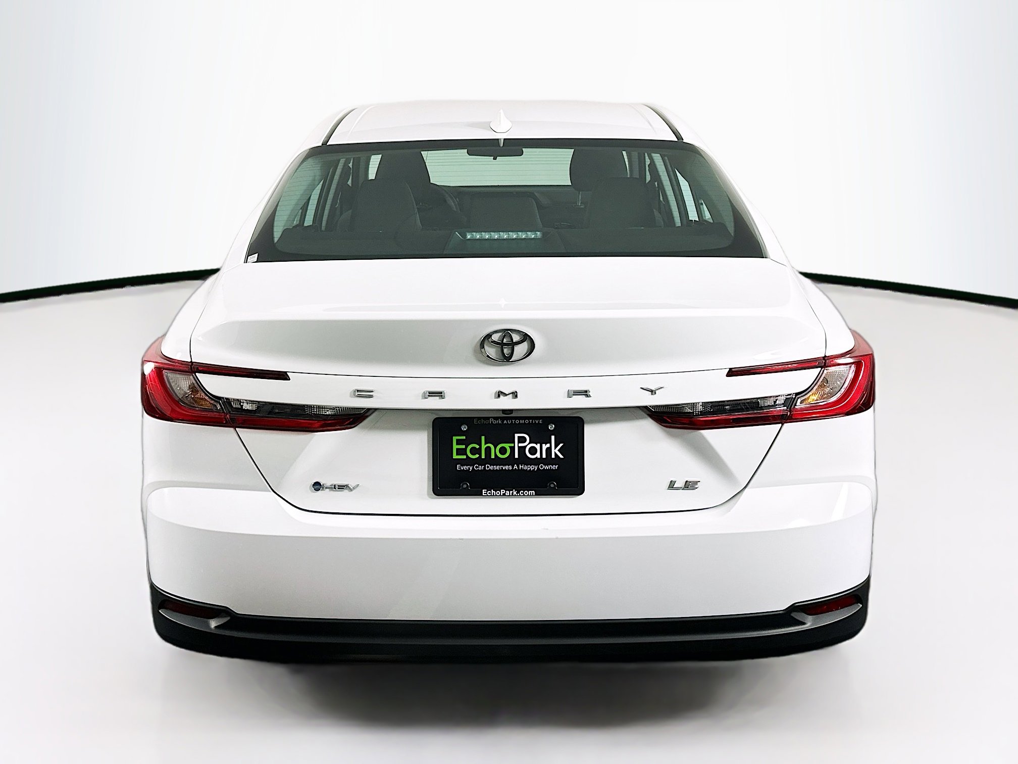 Used 2025 Toyota Camry LE image 7