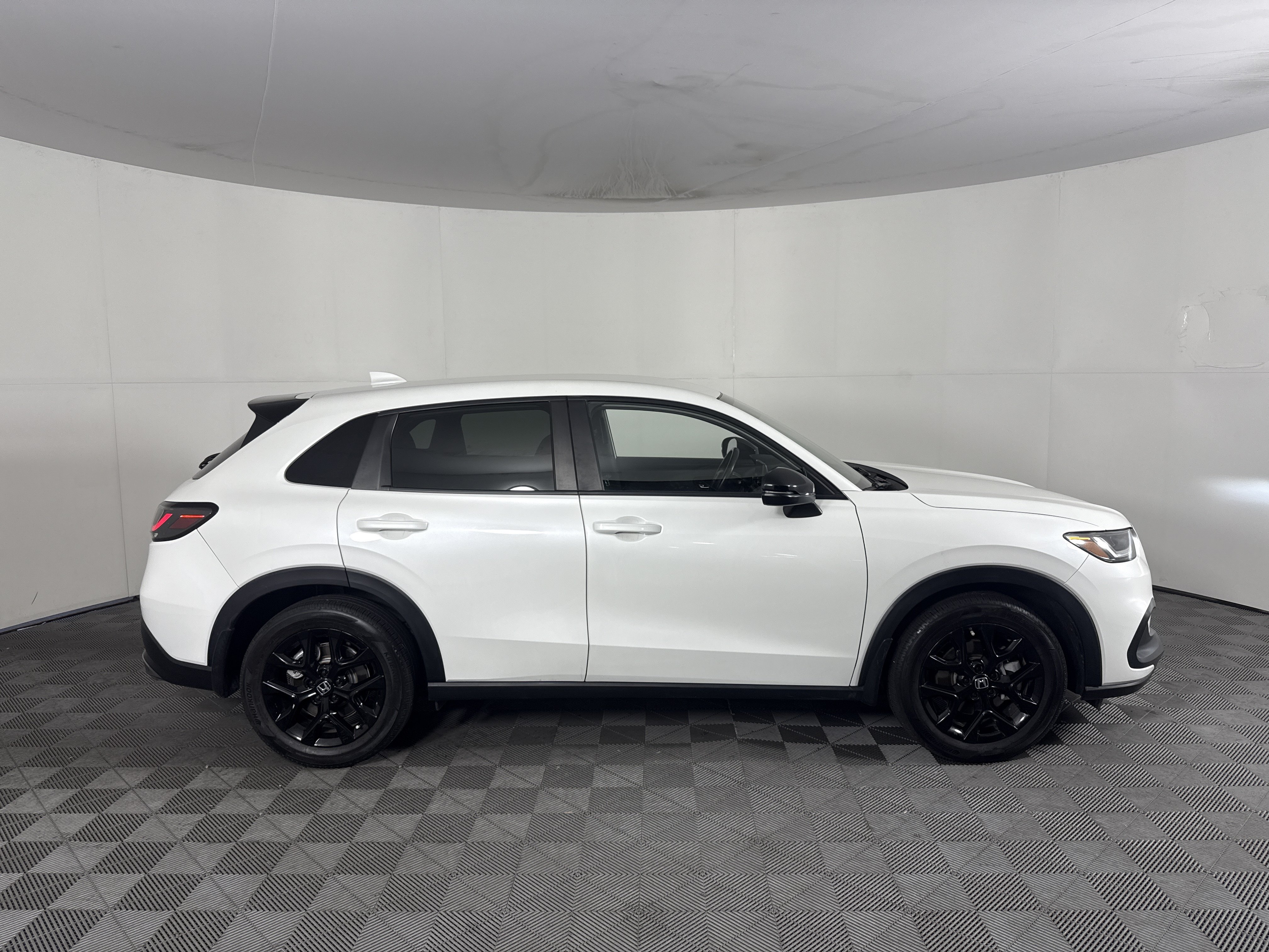 Certified 2023 Honda HR-V Sport image 3