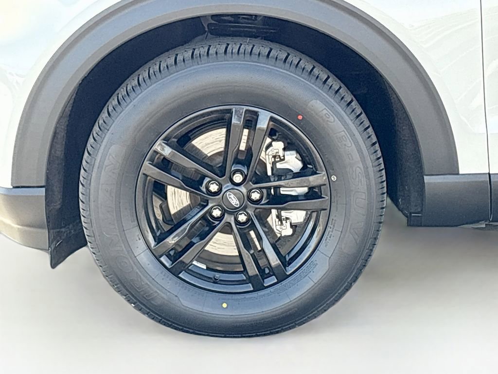 Used 2022 Ford Explorer XLT w/ Equipment Group 202A image 30