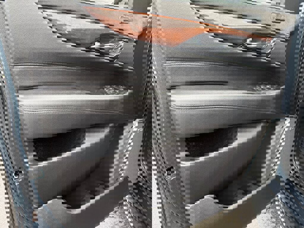 Used 2020 Cadillac Escalade Luxury image 9