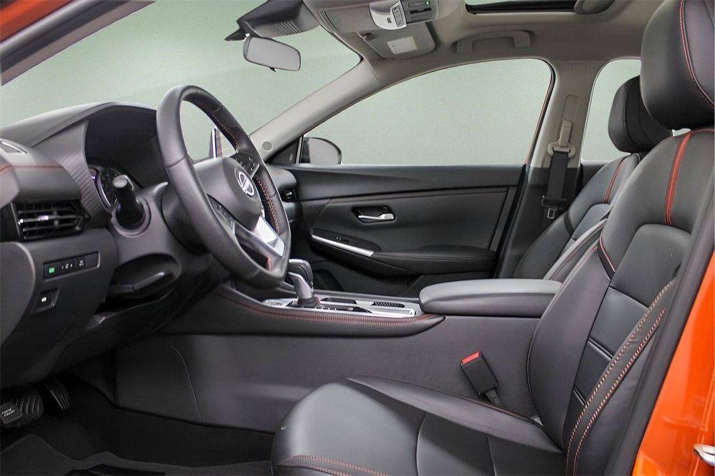 Used 2025 Nissan Sentra SR w/ SR Premium Package image 26