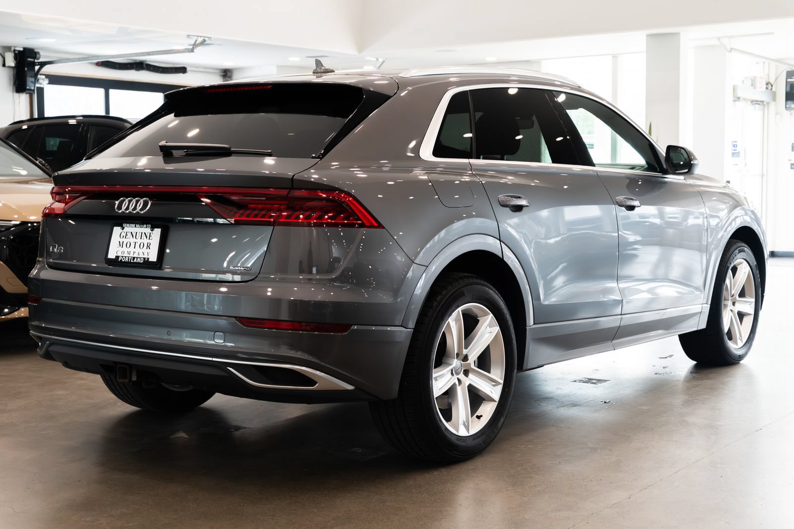 Used 2019 Audi Q8 Premium w/ Convenience Package AWD/4WD image 4