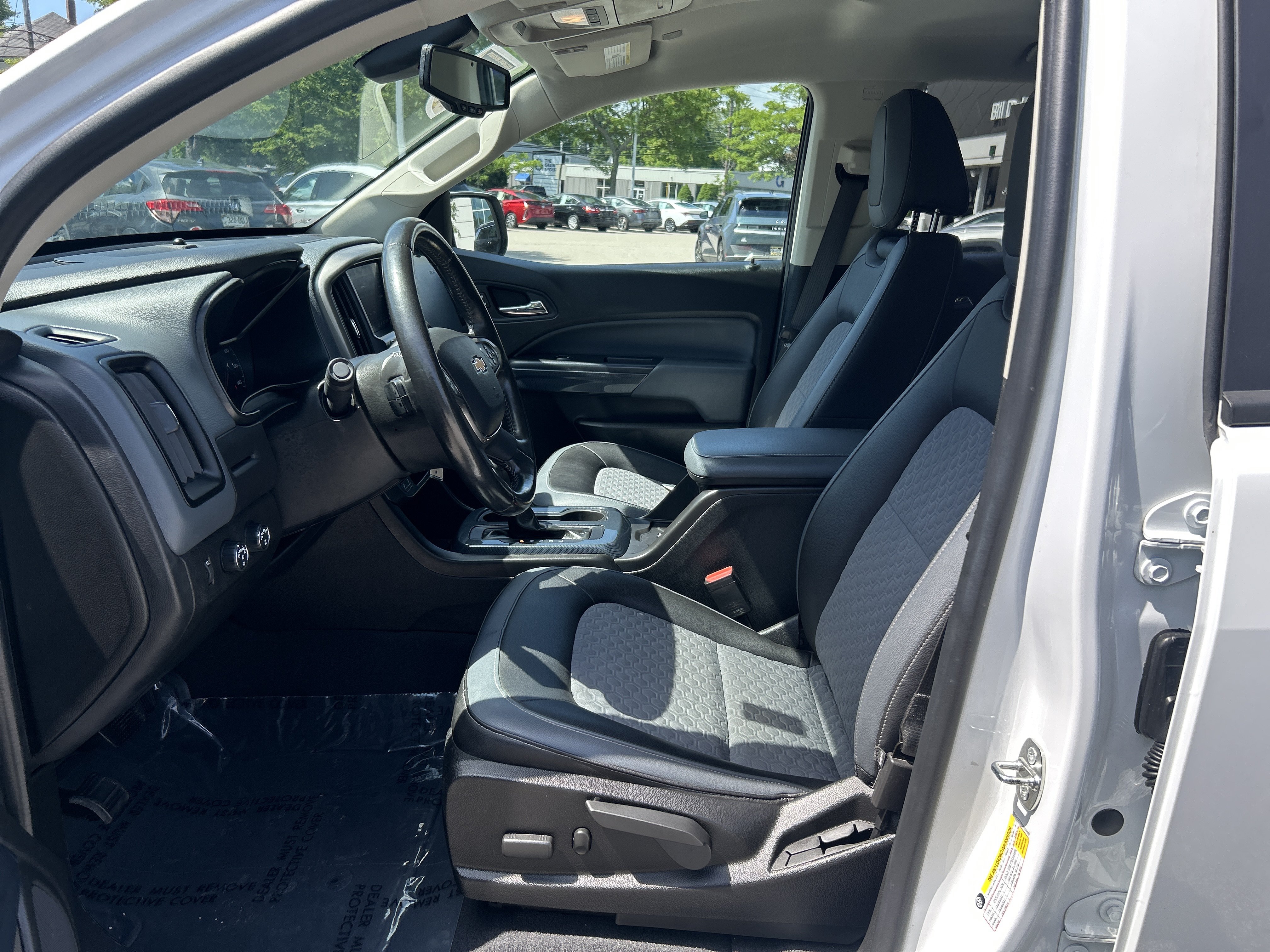 Used 2020 Chevrolet Colorado Z71 AWD/4WD image 14