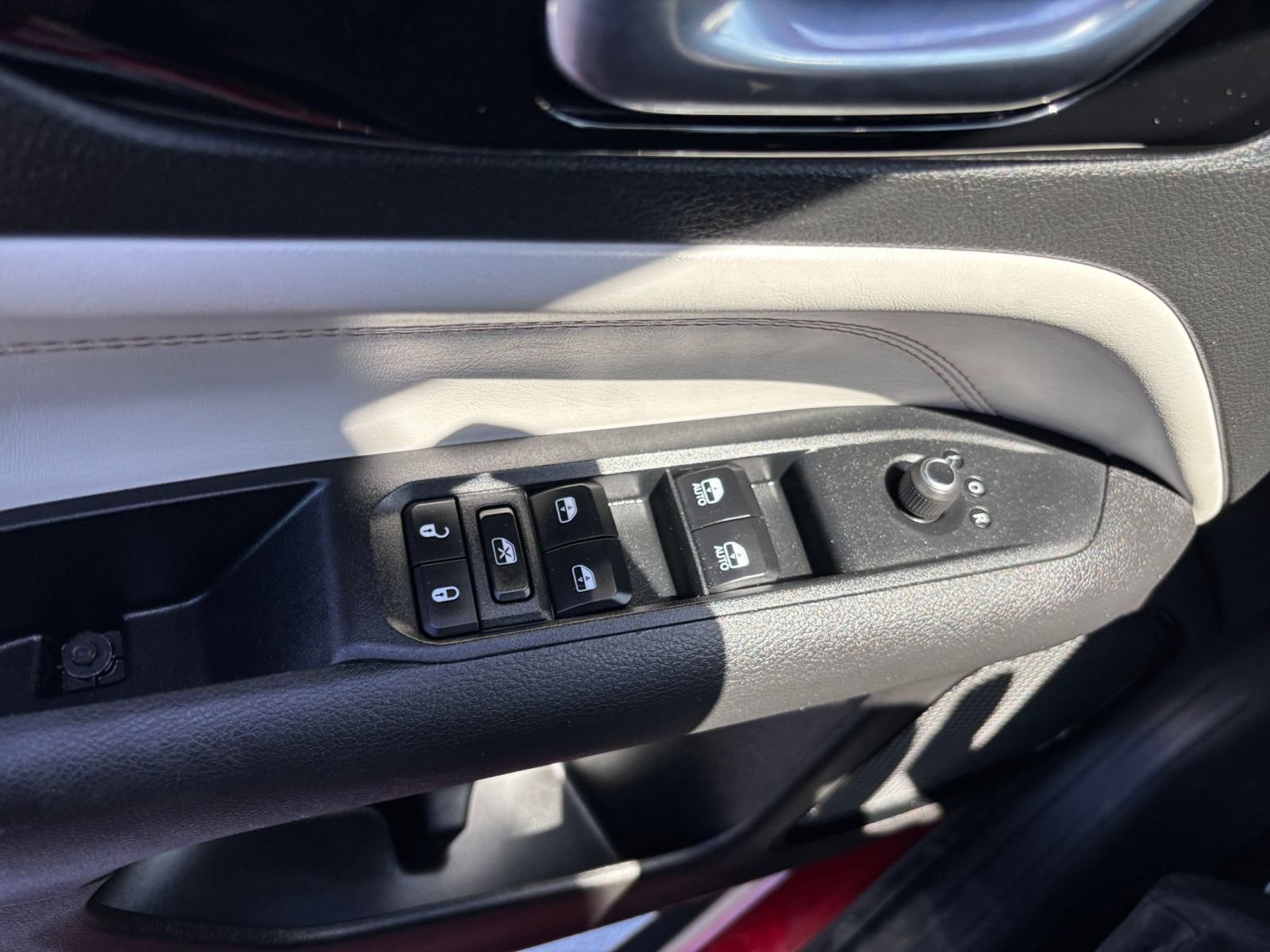Used 2025 Jeep Compass Limited AWD/4WD image 18