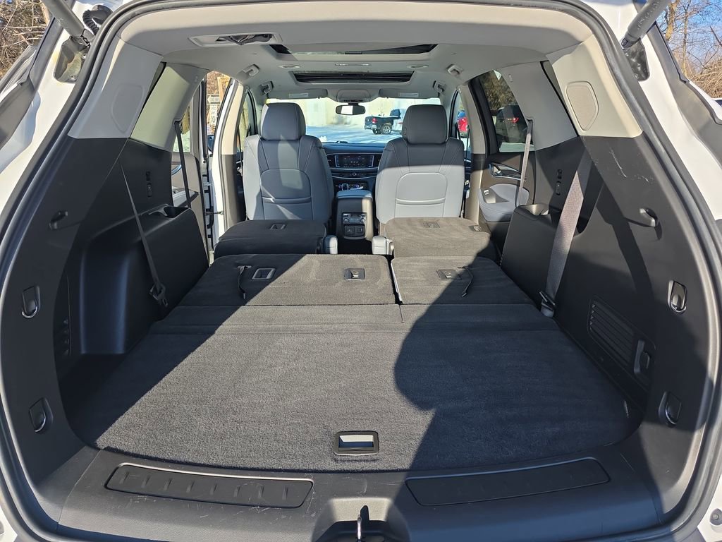 Used 2021 Buick Enclave Essence image 14