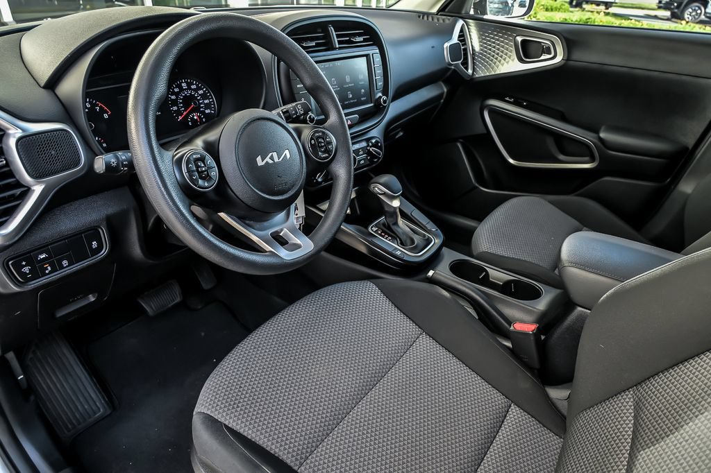 Used 2022 Kia Soul LX w/ Technology Package FWD image 13