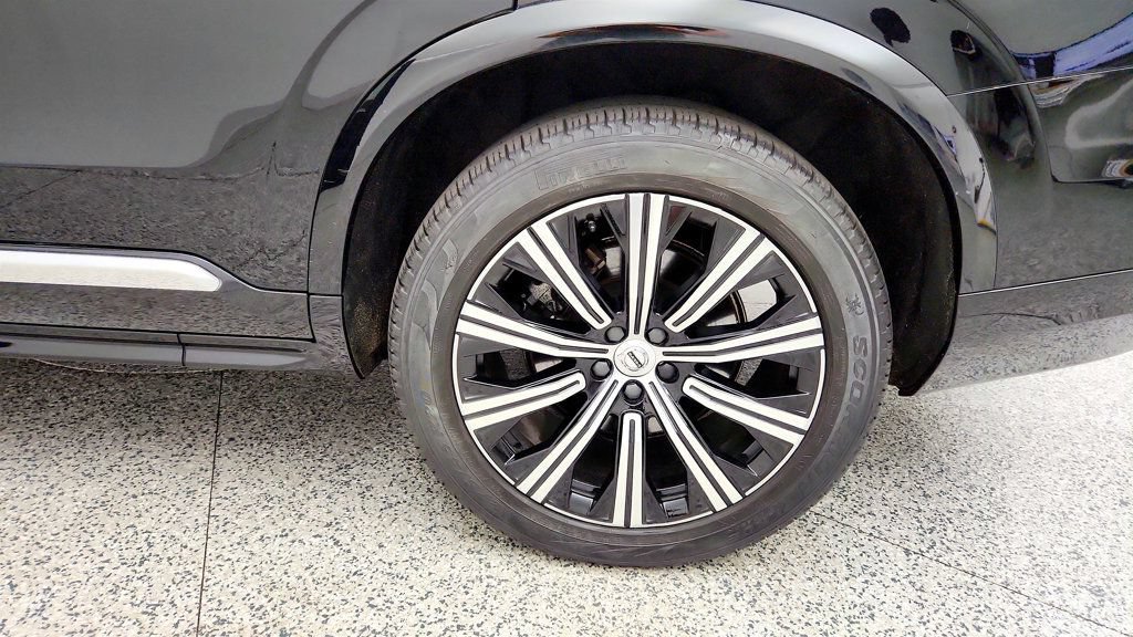 Used 2024 Volvo XC90 B5 Core w/ Protection Package Premier AWD/4WD image 9