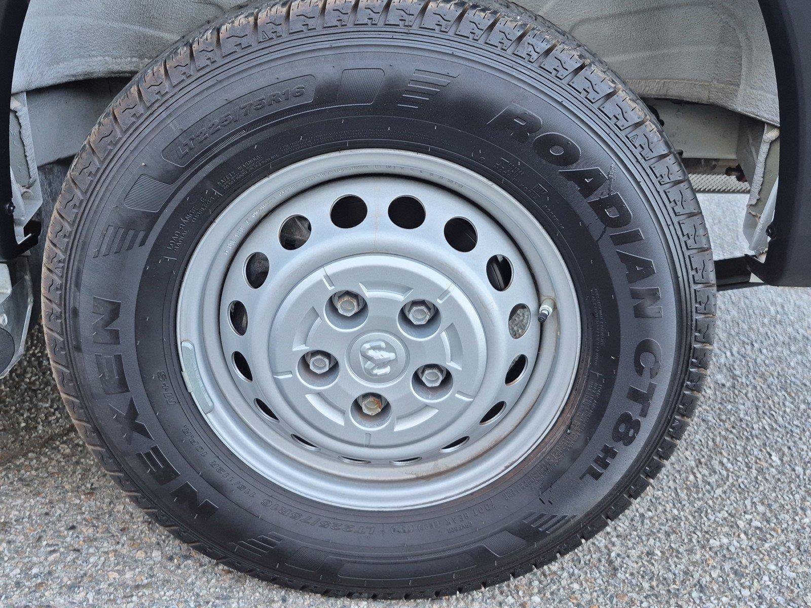 Used 2025 RAM ProMaster 2500 w/ U-Haul Equipment Group FWD image 14