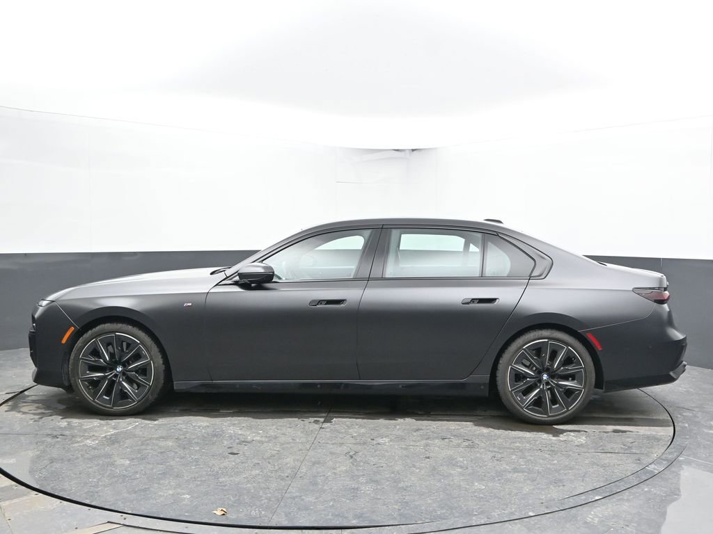 Used 2023 BMW 760i xDrive image 7