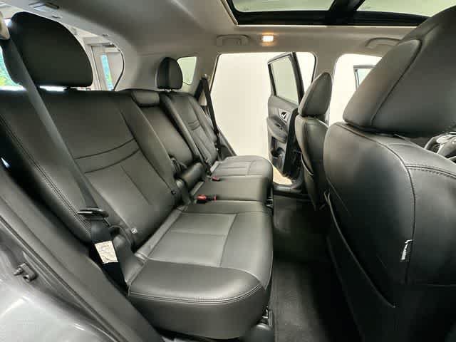 Used 2015 Nissan Rogue SL w/ SL Premium Package AWD/4WD image 25