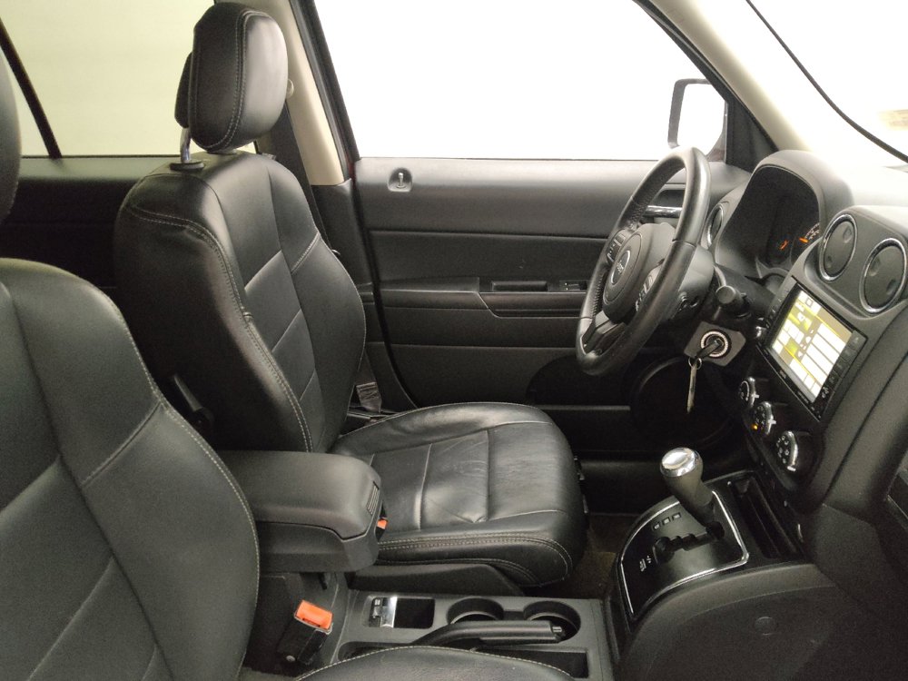 Used 2016 Jeep Patriot High Altitude AWD/4WD image 21