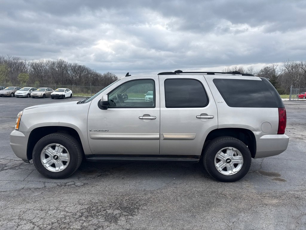 Used 2007 GMC Yukon SLT w/ SLT Preferred Equipment Group image 1