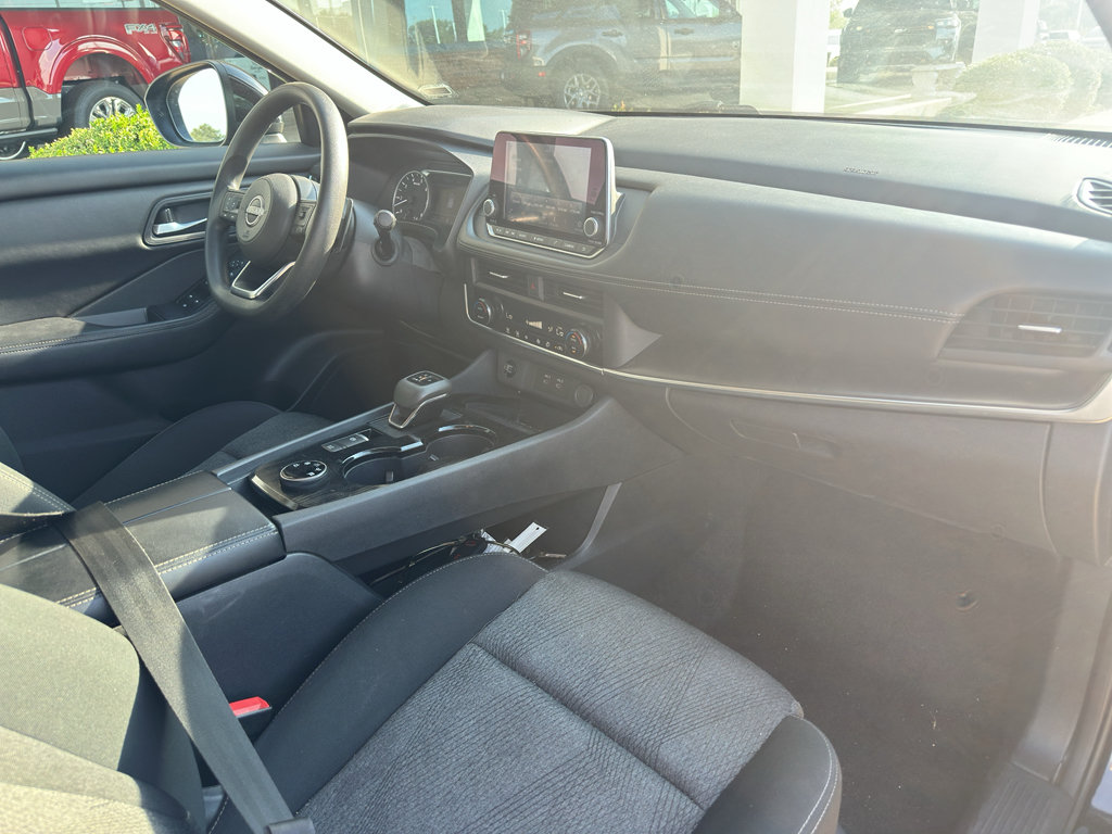 Used 2024 Nissan Rogue SV AWD/4WD image 6