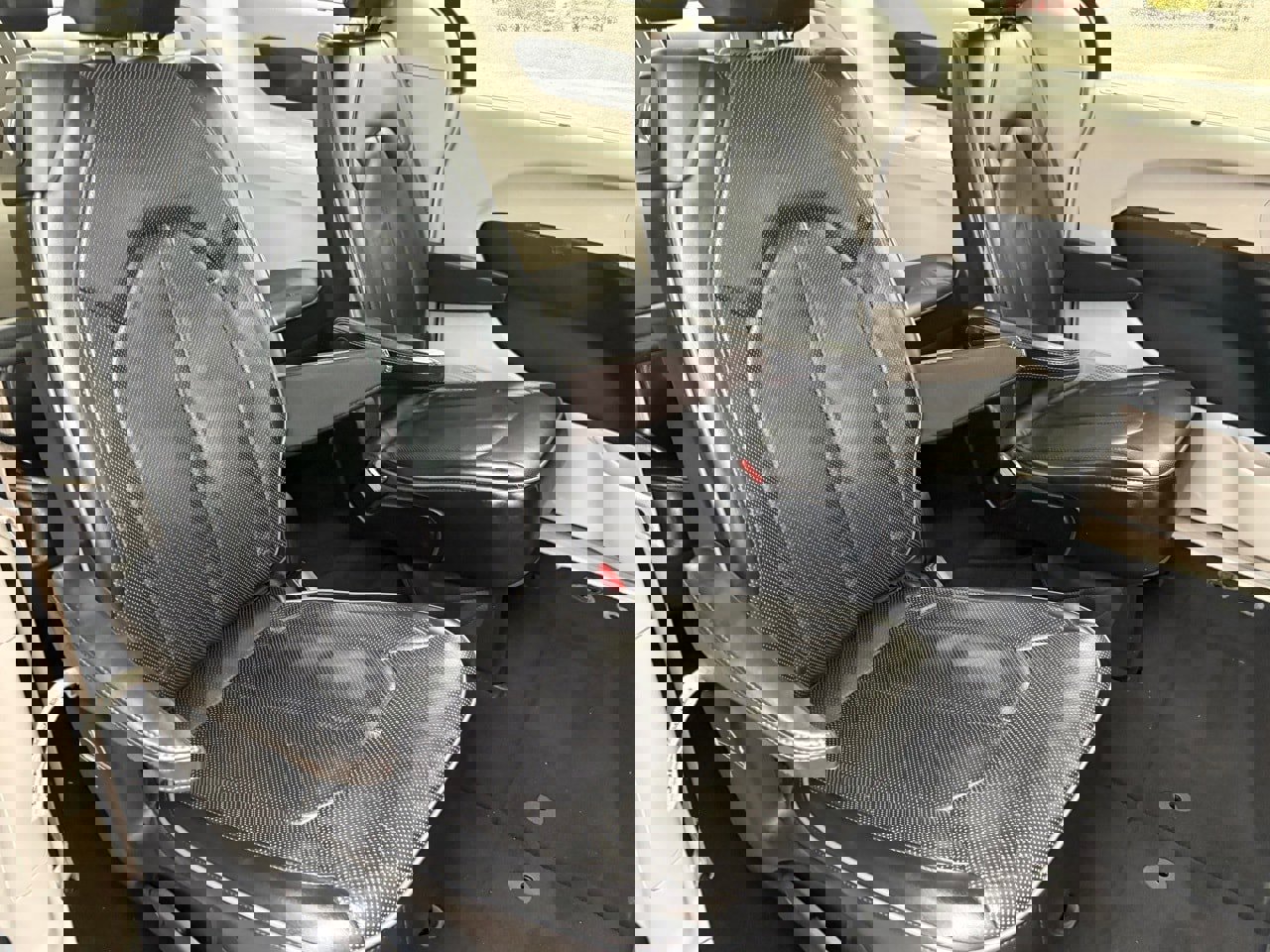 Used 2018 Chrysler Pacifica Limited image 39