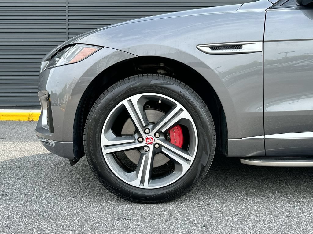 Used 2018 Jaguar F-PACE S AWD/4WD image 32