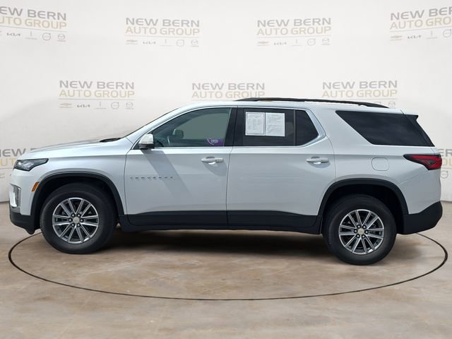 Used 2023 Chevrolet Traverse LT image 2
