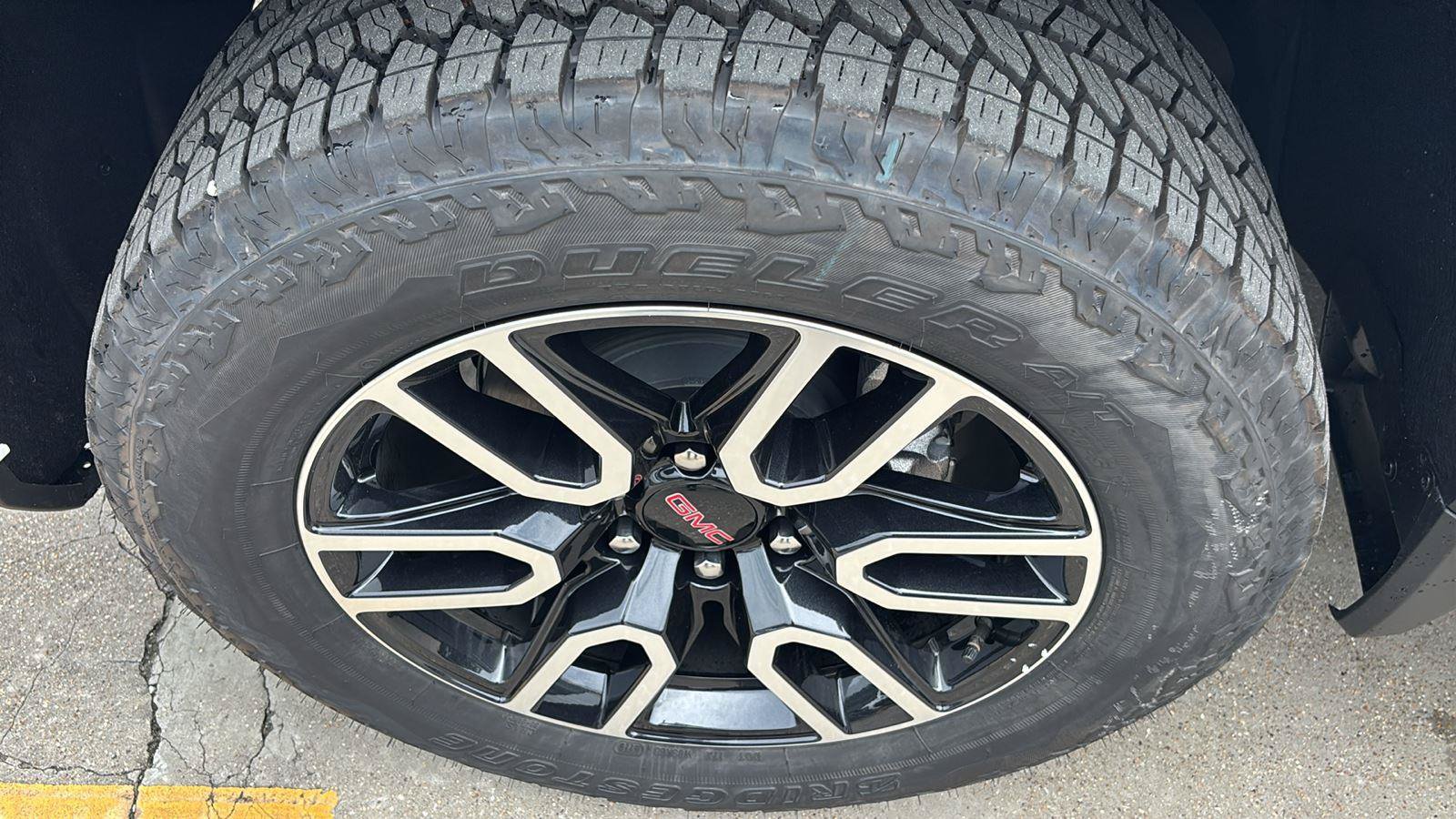 New 2026 GMC Sierra 1500 AT4 w/ AT4 Premium Package AWD/4WD image 14