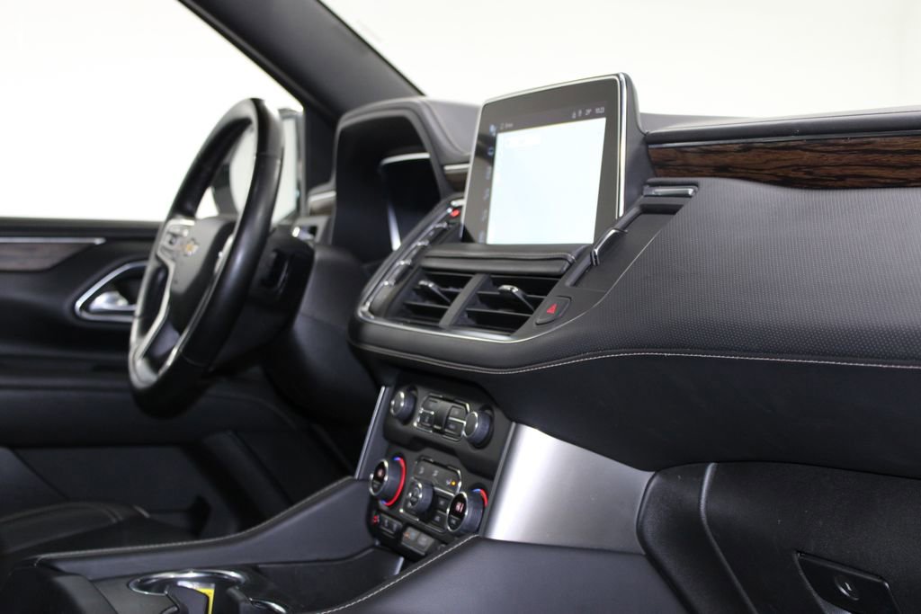 Used 2023 Chevrolet Suburban Premier image 33