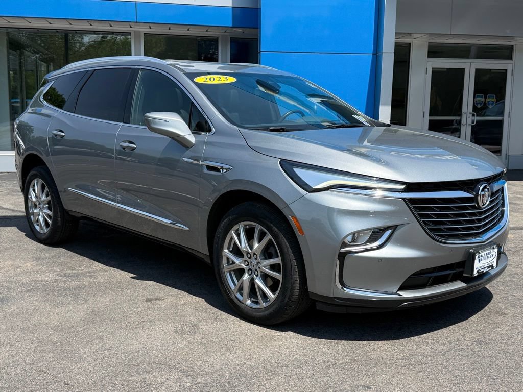 Used 2023 Buick Enclave Essence w/ Experience Buick Package AWD/4WD image 3
