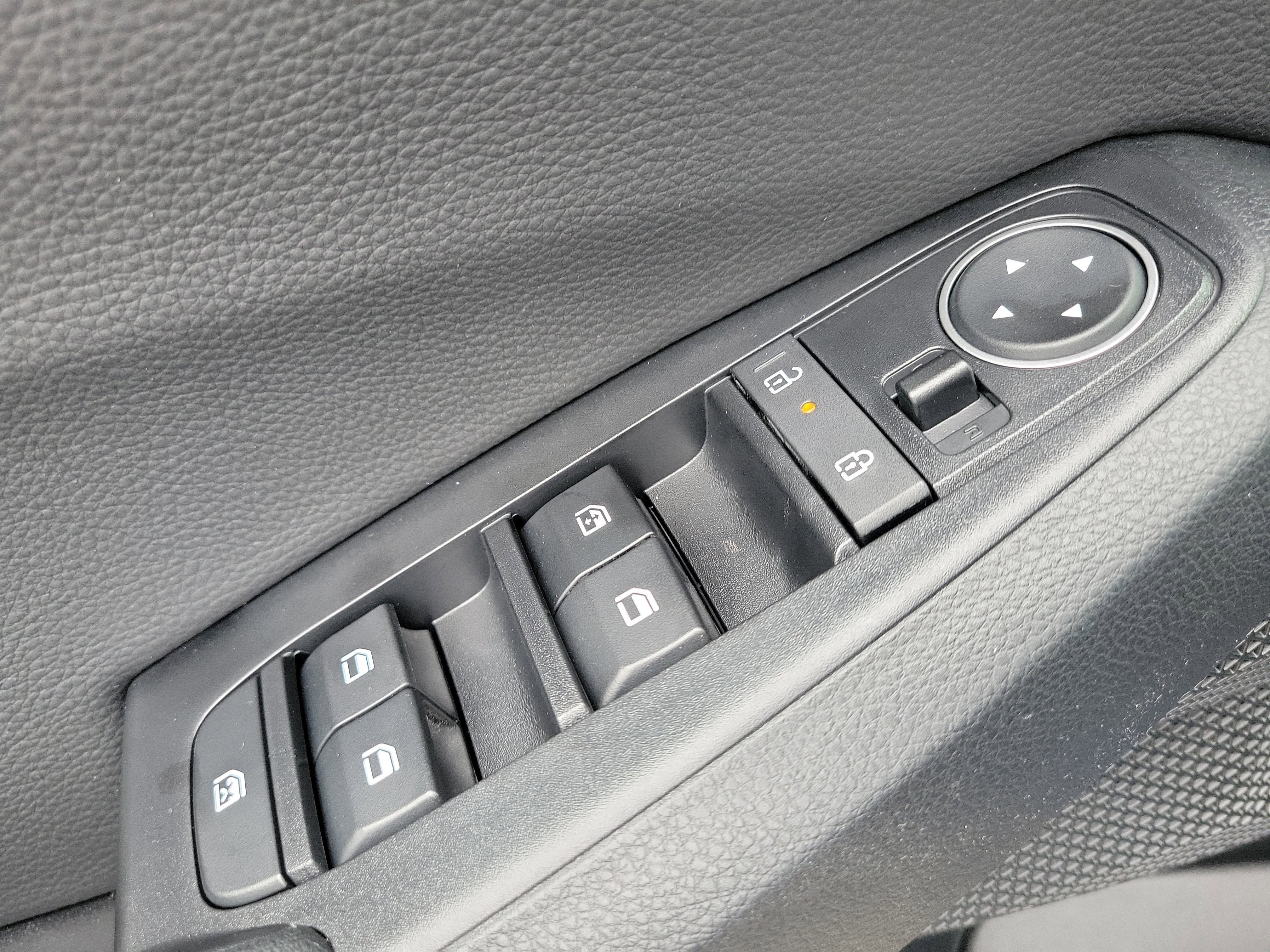 New 2026 Kia Seltos S FWD image 21
