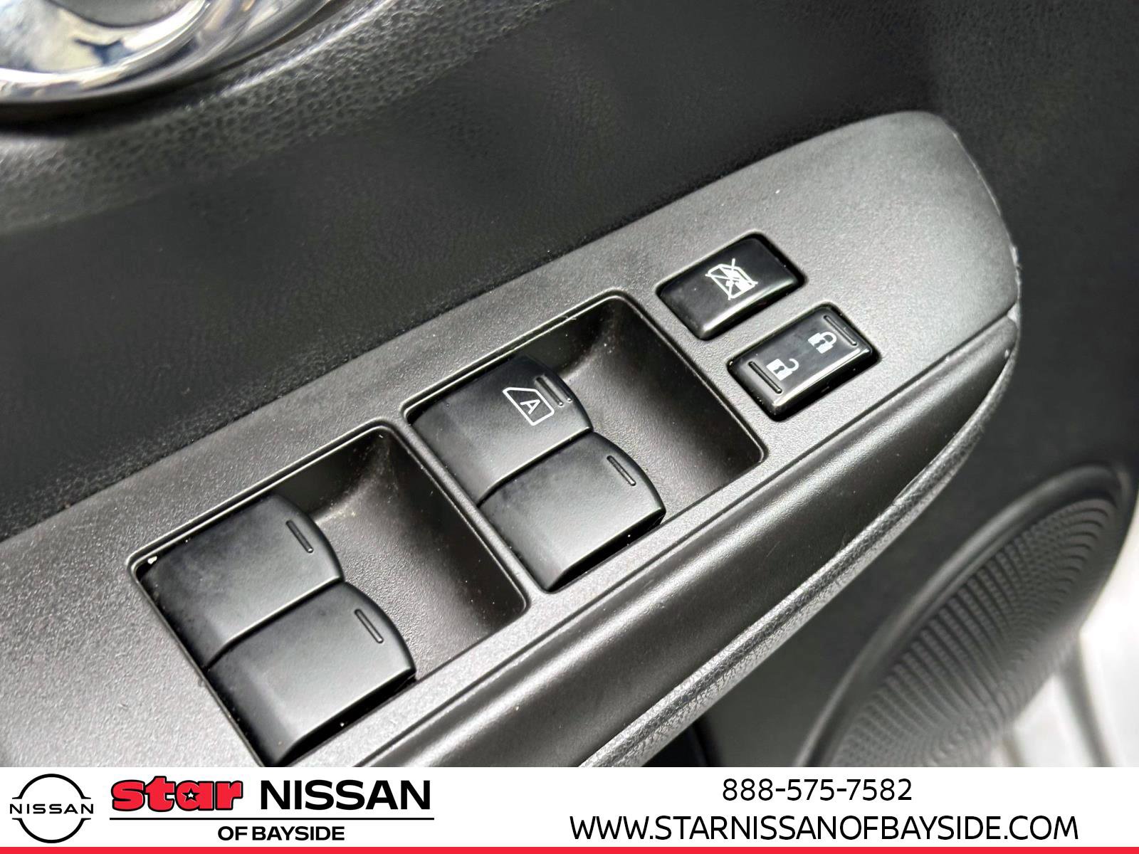 Used 2015 Nissan Versa Note SR w/ SR Convenience Package image 16