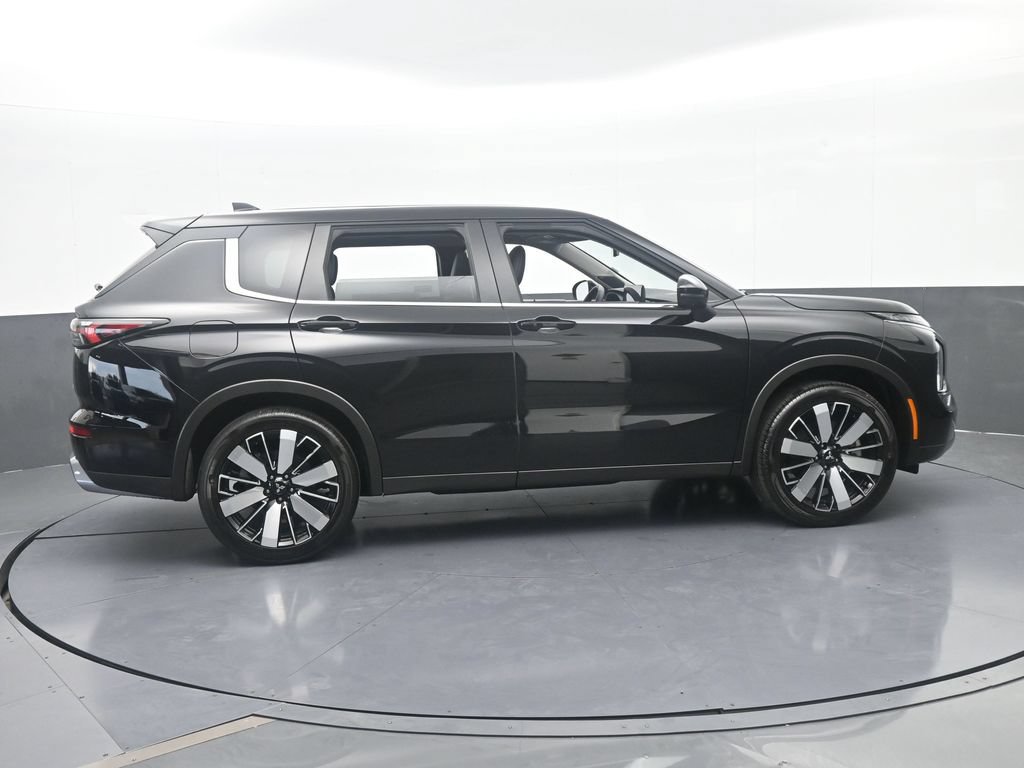 New 2026 Mitsubishi Outlander SE FWD image 7