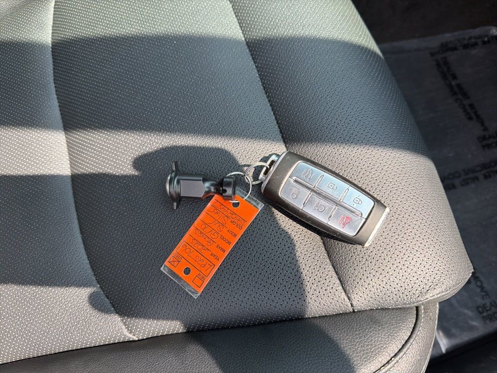 Used 2025 Genesis GV70 2.5T image 34