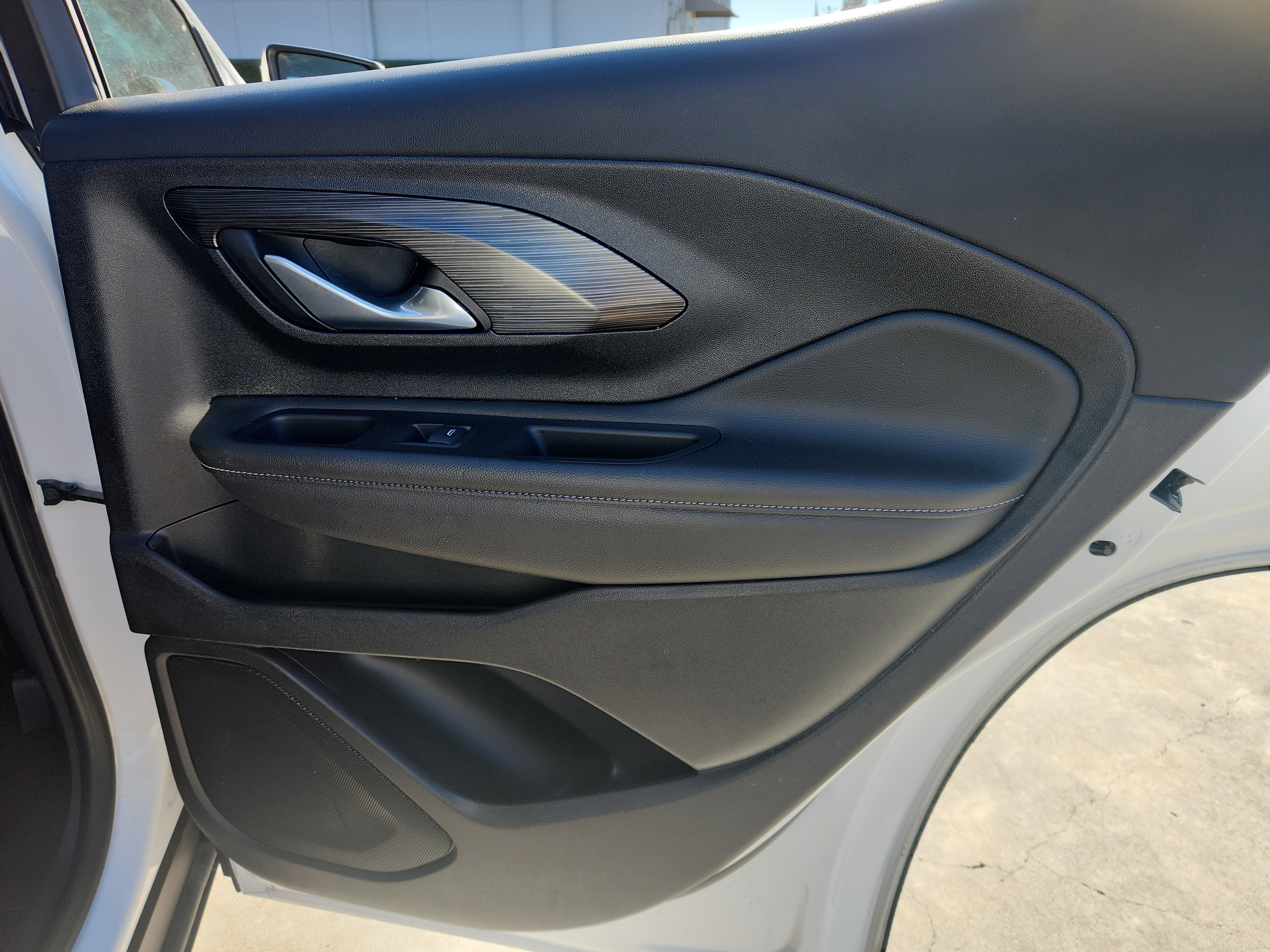 Used 2024 GMC Terrain SLE image 41