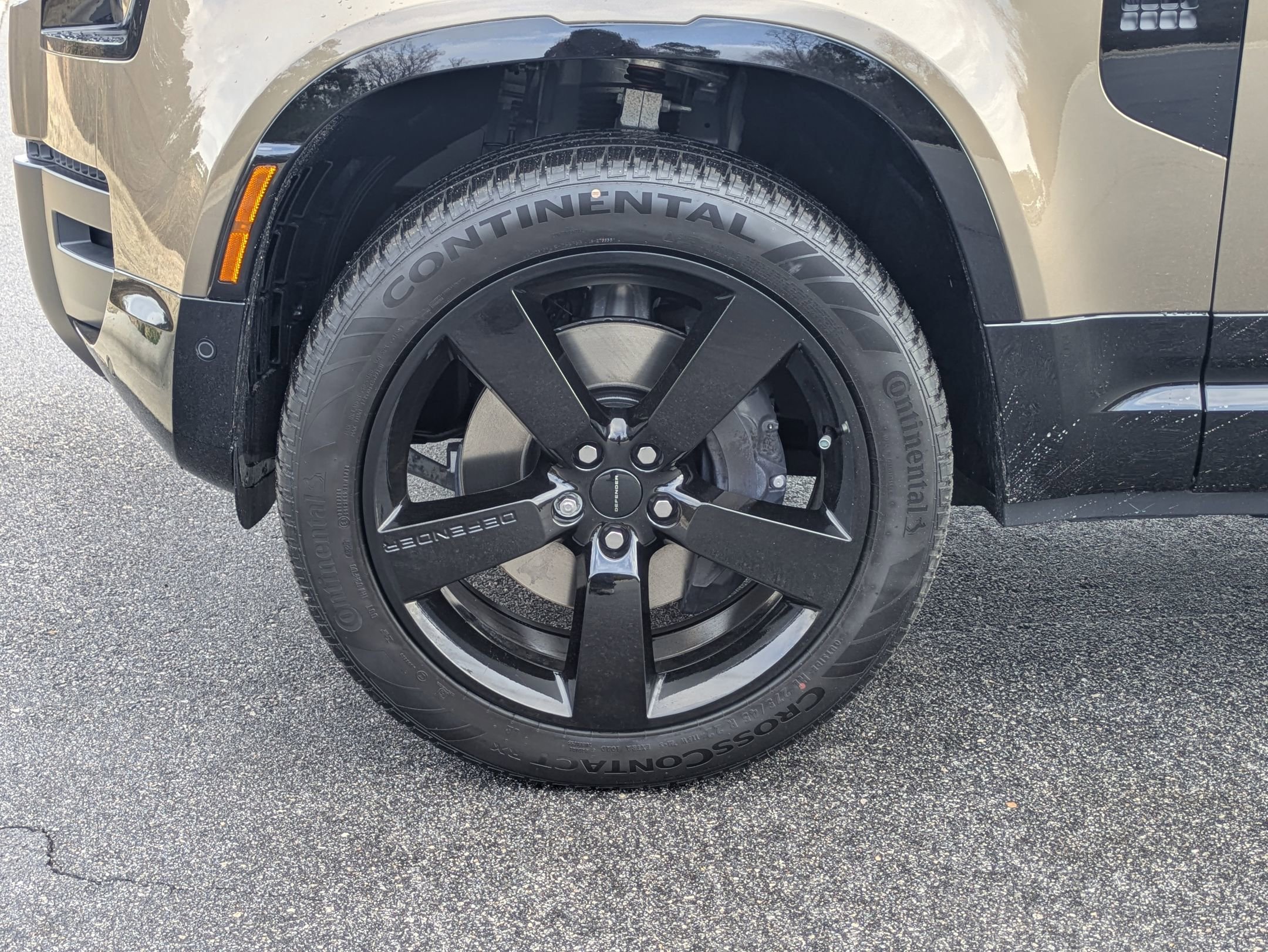 New 2026 Land Rover Defender 110 X-Dynamic SE image 35