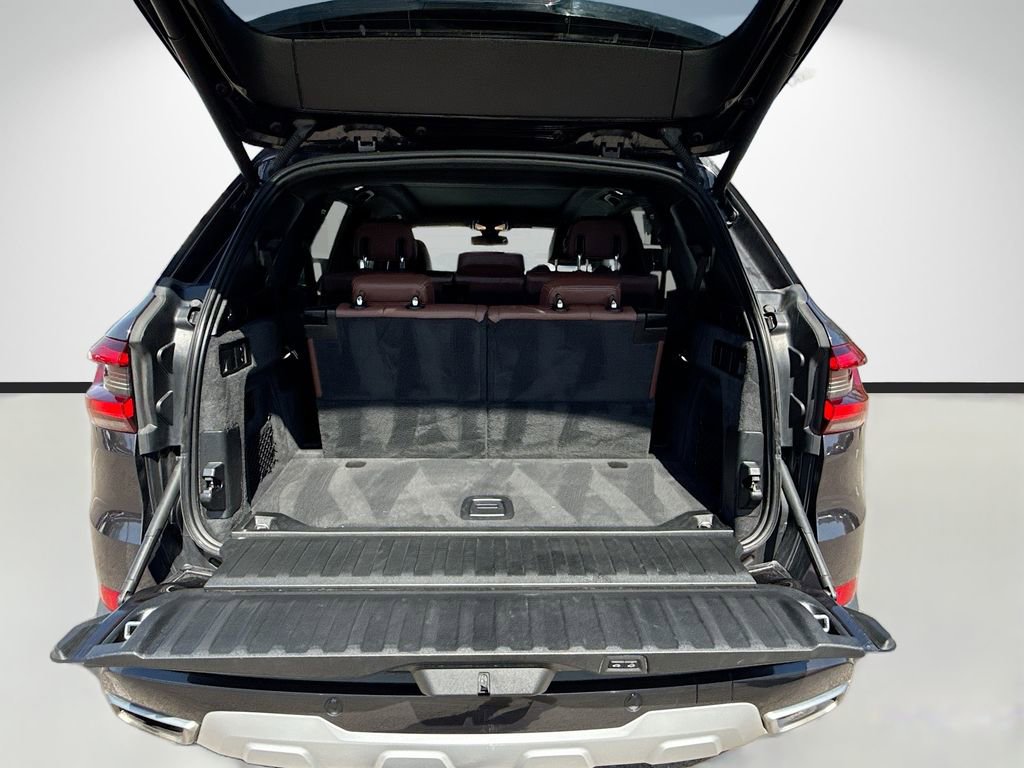 Used 2021 BMW X5 xDrive40i w/ Premium Package image 12