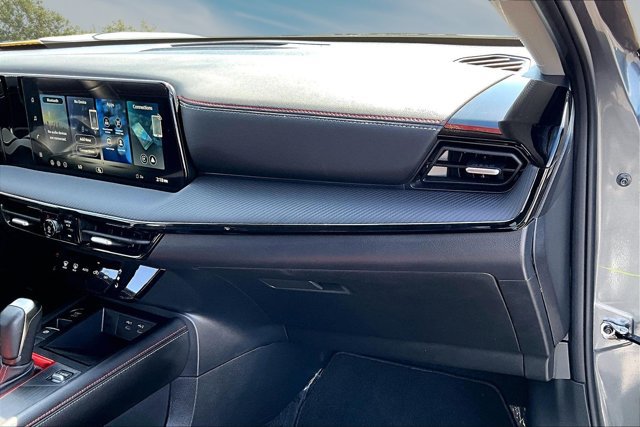 Certified 2026 Nissan Kicks SR FWD image 25
