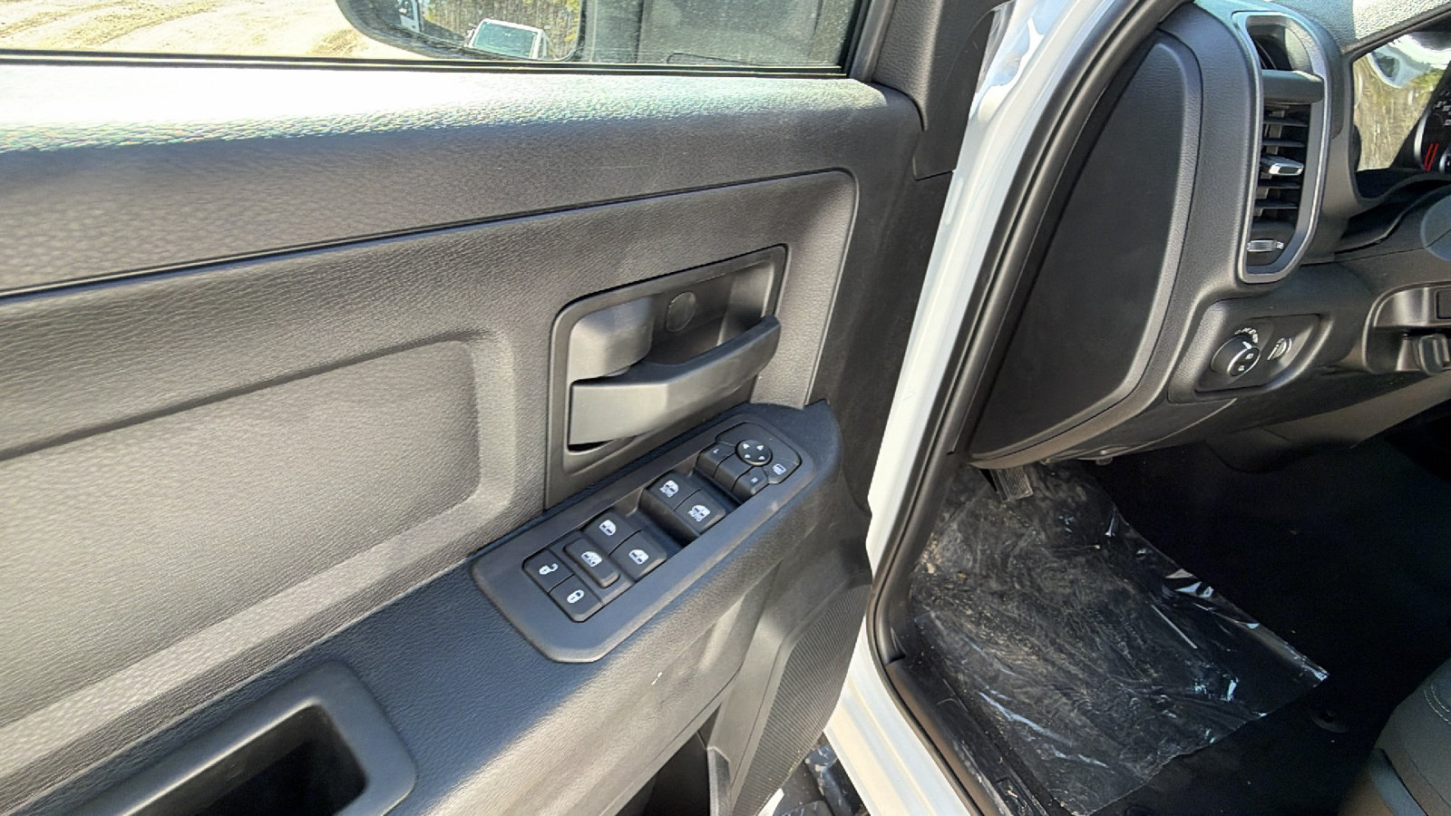 New 2026 RAM 2500 Tradesman AWD/4WD image 15