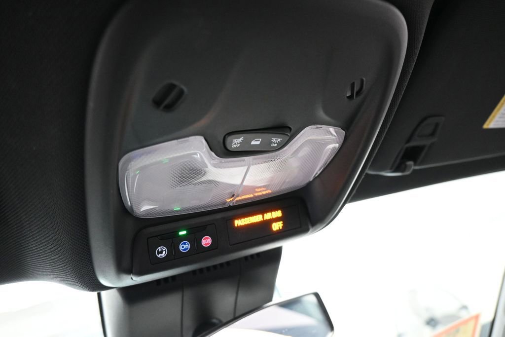 Used 2023 Chevrolet Colorado LT RWD image 29