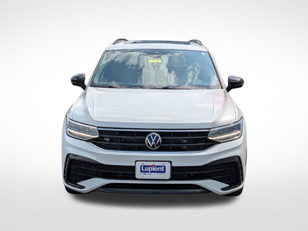 Used 2023 Volkswagen Tiguan SE R-Line AWD/4WD image 12