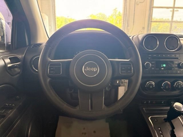 Used 2013 Jeep Compass Latitude w/ Sun/Sound Group AWD/4WD image 19