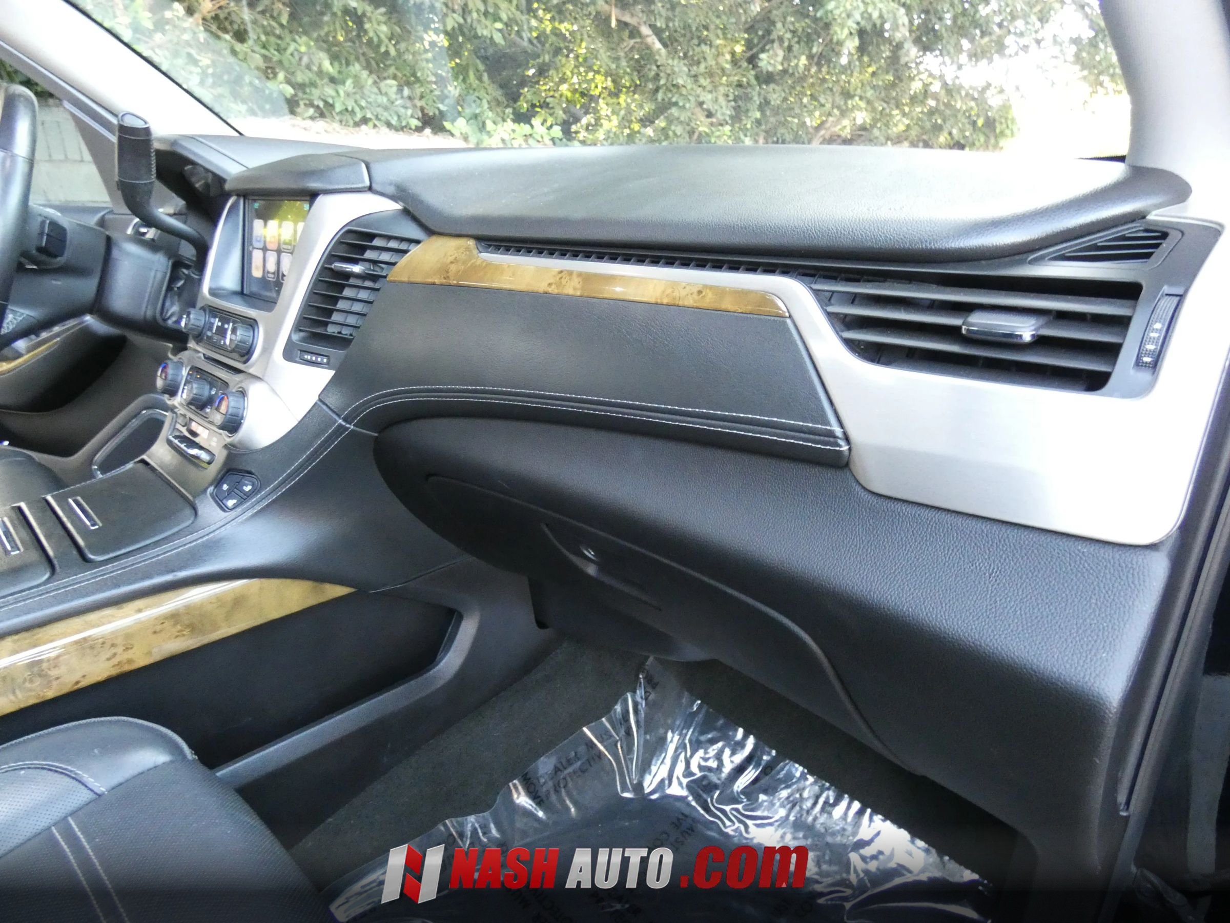 Used 2017 GMC Yukon Denali w/ Open Road Package RWD image 28