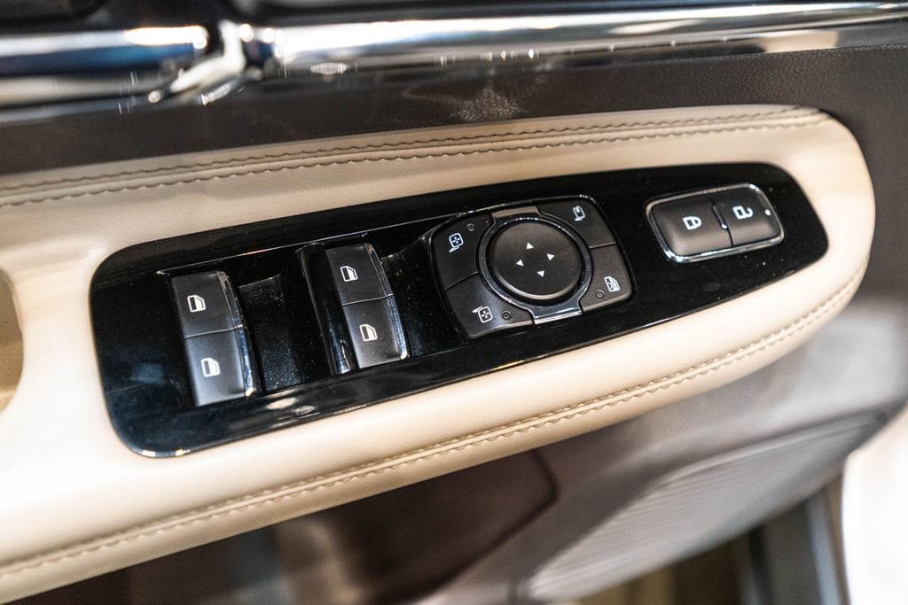 Used 2021 Lincoln Corsair AWD w/ Premium Package image 20