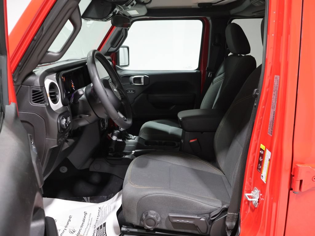 Used 2025 Jeep Wrangler Unlimited Sport AWD/4WD image 9