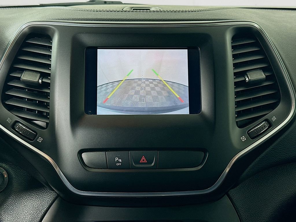 Used 2019 Jeep Cherokee Latitude Plus image 13