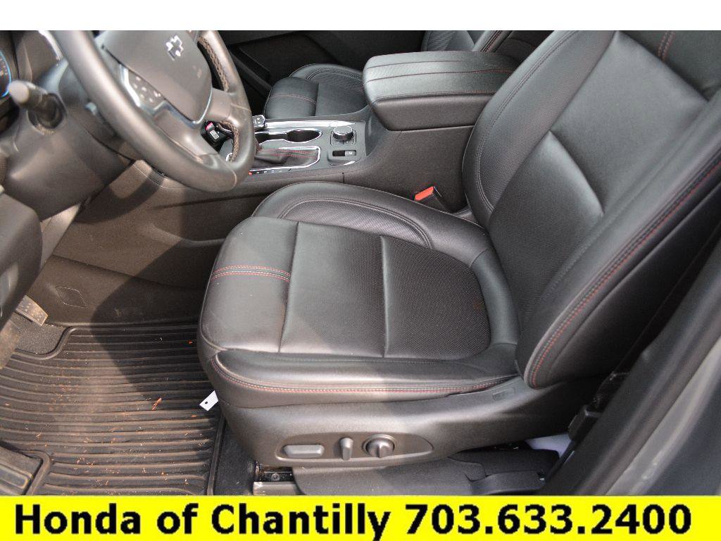 Used 2023 Chevrolet Traverse RS FWD image 21
