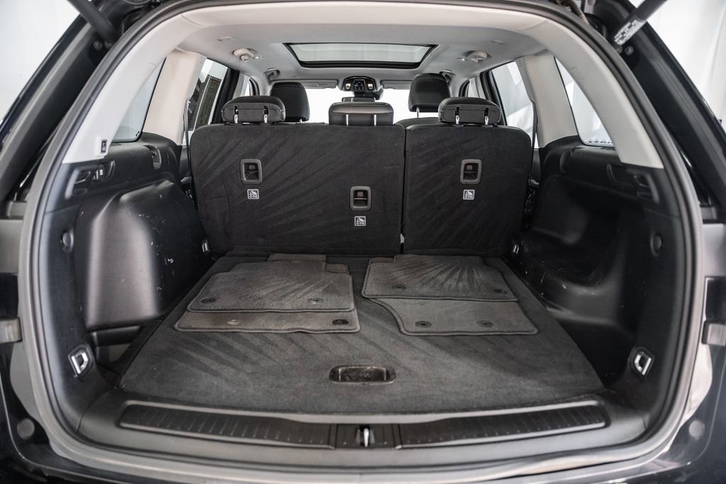 Certified 2023 Jeep Grand Cherokee Limited w/ Black Appearance Package image 10