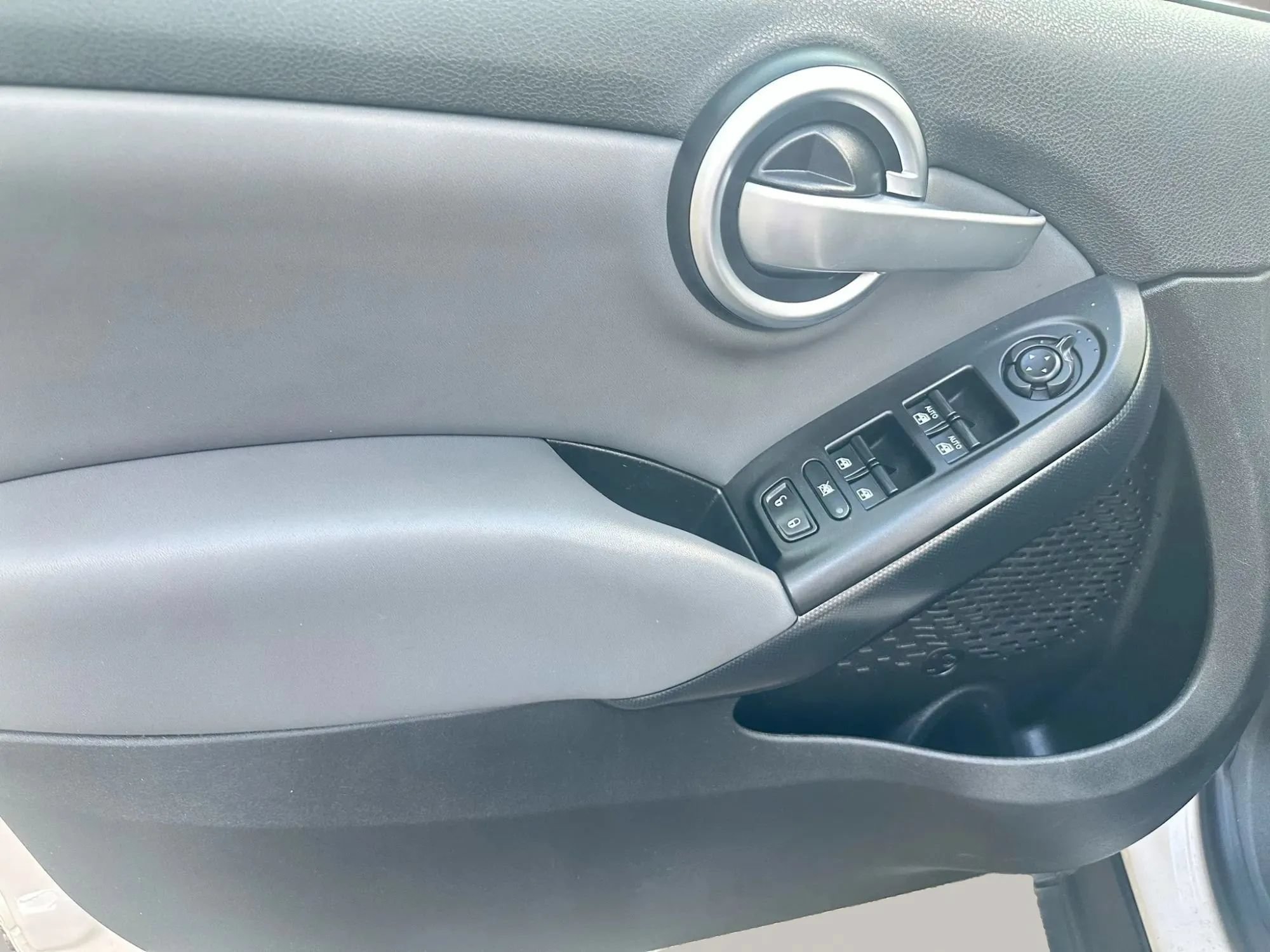 Used 2016 FIAT 500X Easy FWD image 9
