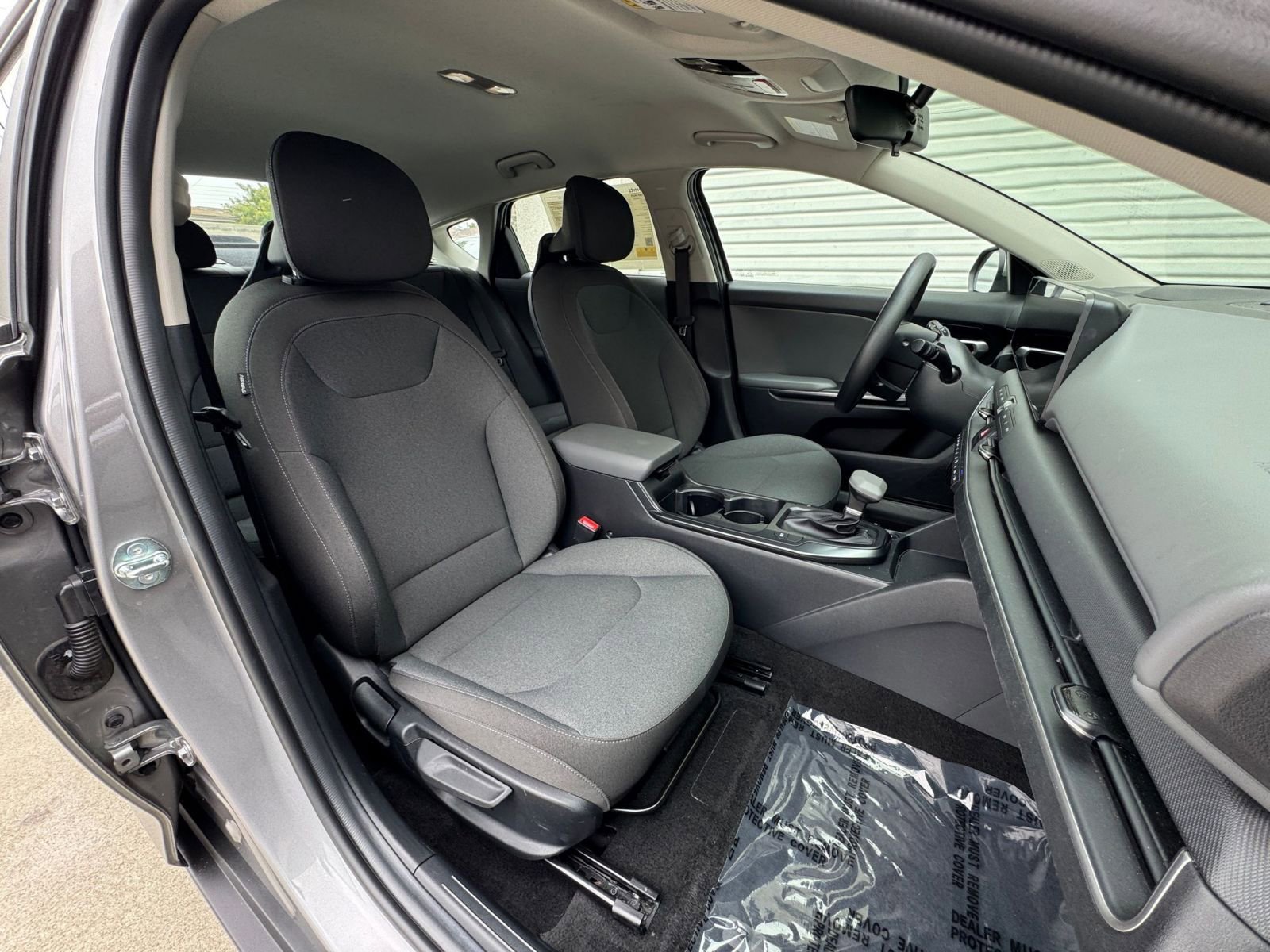 Used 2025 Kia K4 FWD image 36