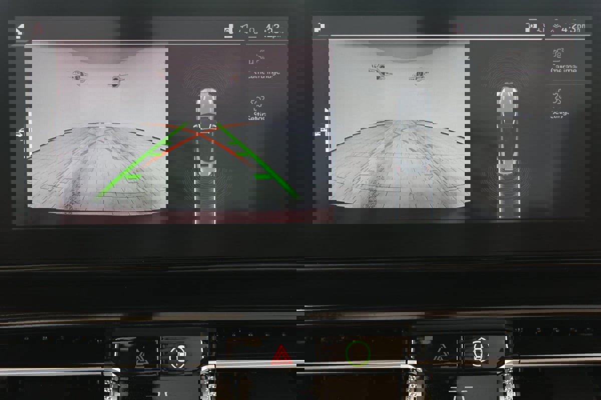 Used 2020 BMW M8 Competition image 7